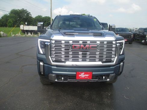 Used 2024 GMC Sierra 2500 Denali w/ Denali Reserve Package AWD/4WD image 14