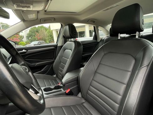 Used 2024 Volkswagen Jetta SE FWD image 22