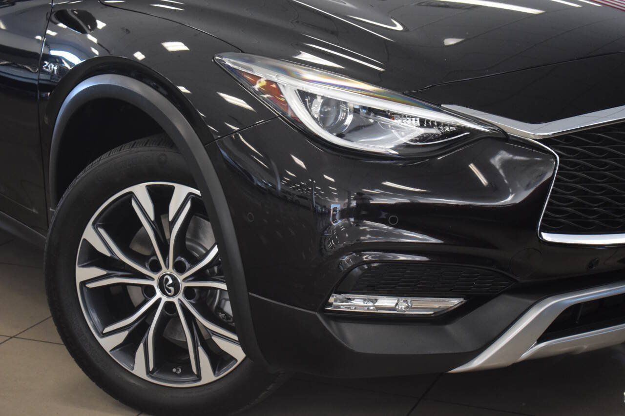 Used 2018 INFINITI QX30 Premium w/ Navigation Package AWD/4WD image 8