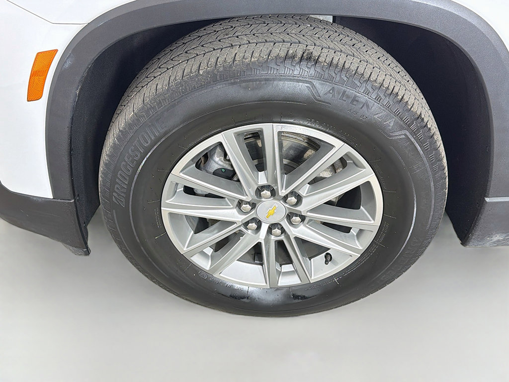Used 2023 Chevrolet Traverse LT w/ LPO, 'HIT The Road' Package AWD/4WD image 18