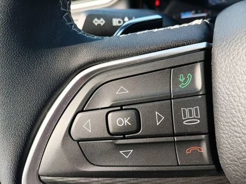 Used 2023 Jeep Grand Cherokee Altitude AWD/4WD image 3