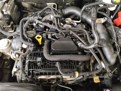 Used 2018 Ford Fusion SE image 30