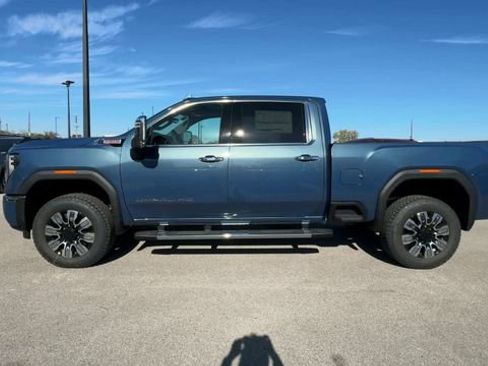 New 2026 GMC Sierra 2500 Denali w/ Denali Reserve Package image 5