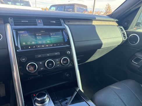 Used 2019 Land Rover Discovery HSE image 22