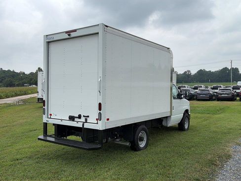 New 2027 Ford E-350 and Econoline 350 Super Duty w/ Power Equipment Group RWD image 5