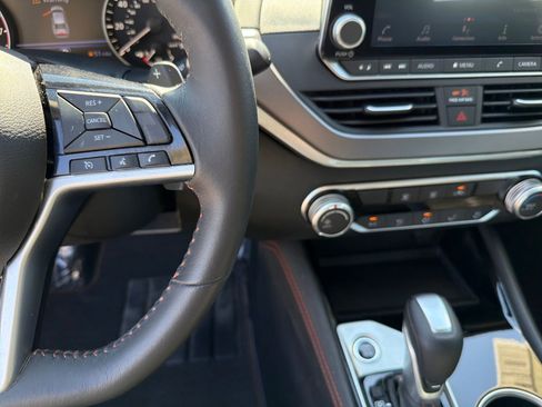 Certified 2024 Nissan Altima 2.5 SR image 14