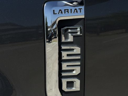 Used 2018 Ford F250 Lariat w/ Lariat Ultimate Package AWD/4WD image 10