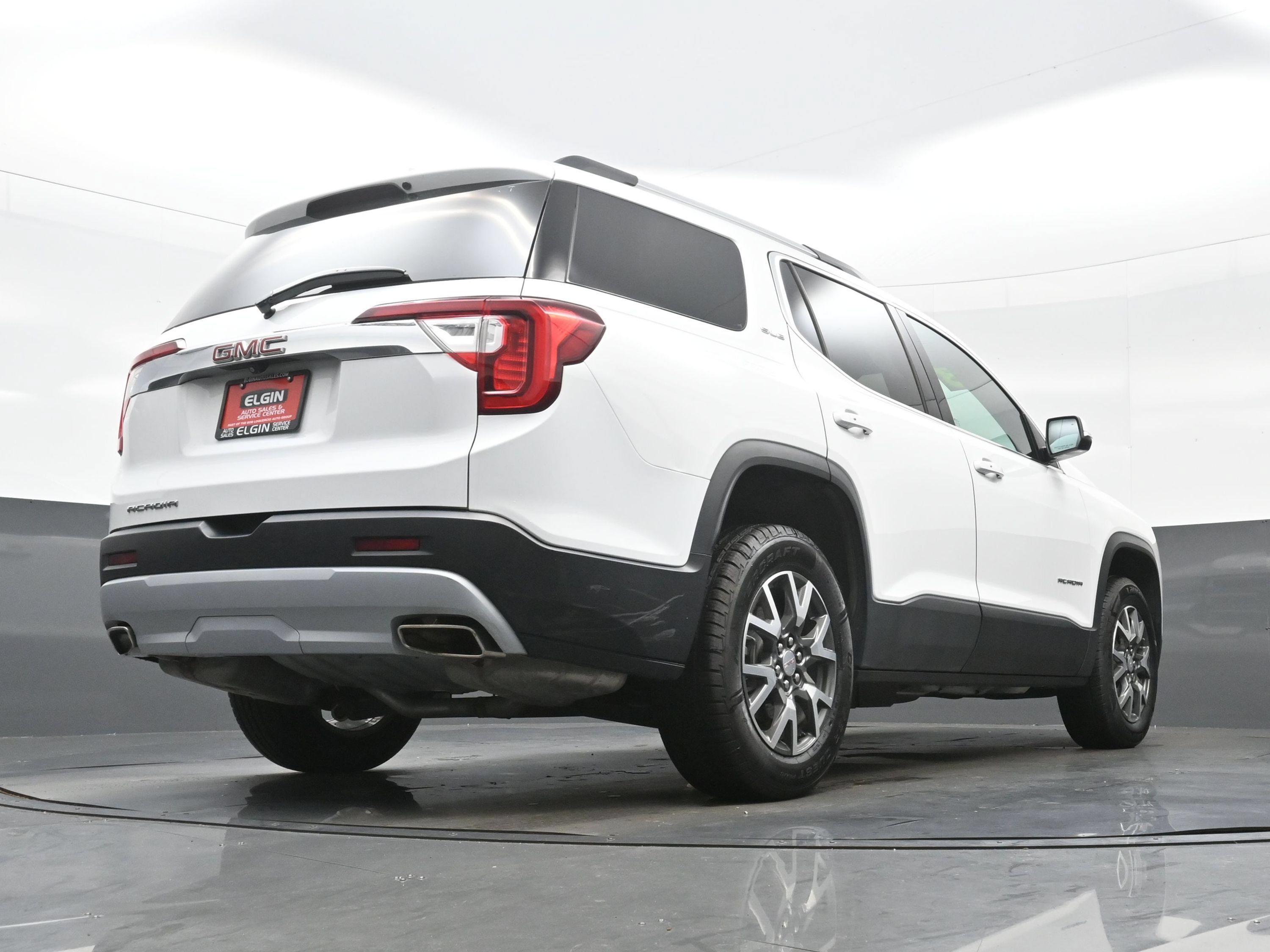 Used 2023 GMC Acadia SLE w/ Driver Convenience Package FWD image 30