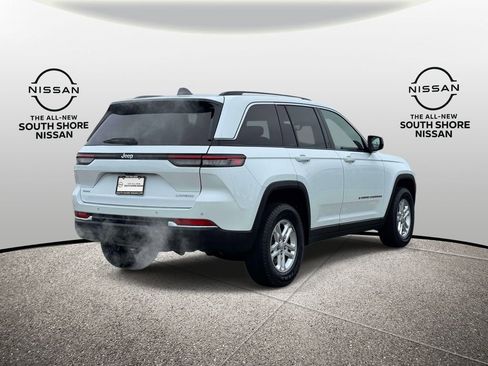 Used 2023 Jeep Grand Cherokee Laredo image 6