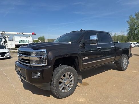 Used 2019 Chevrolet Silverado 2500 High Country image 8