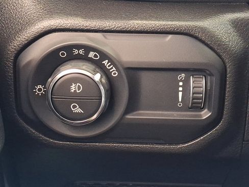 Used 2023 Jeep Gladiator Overland AWD/4WD image 24