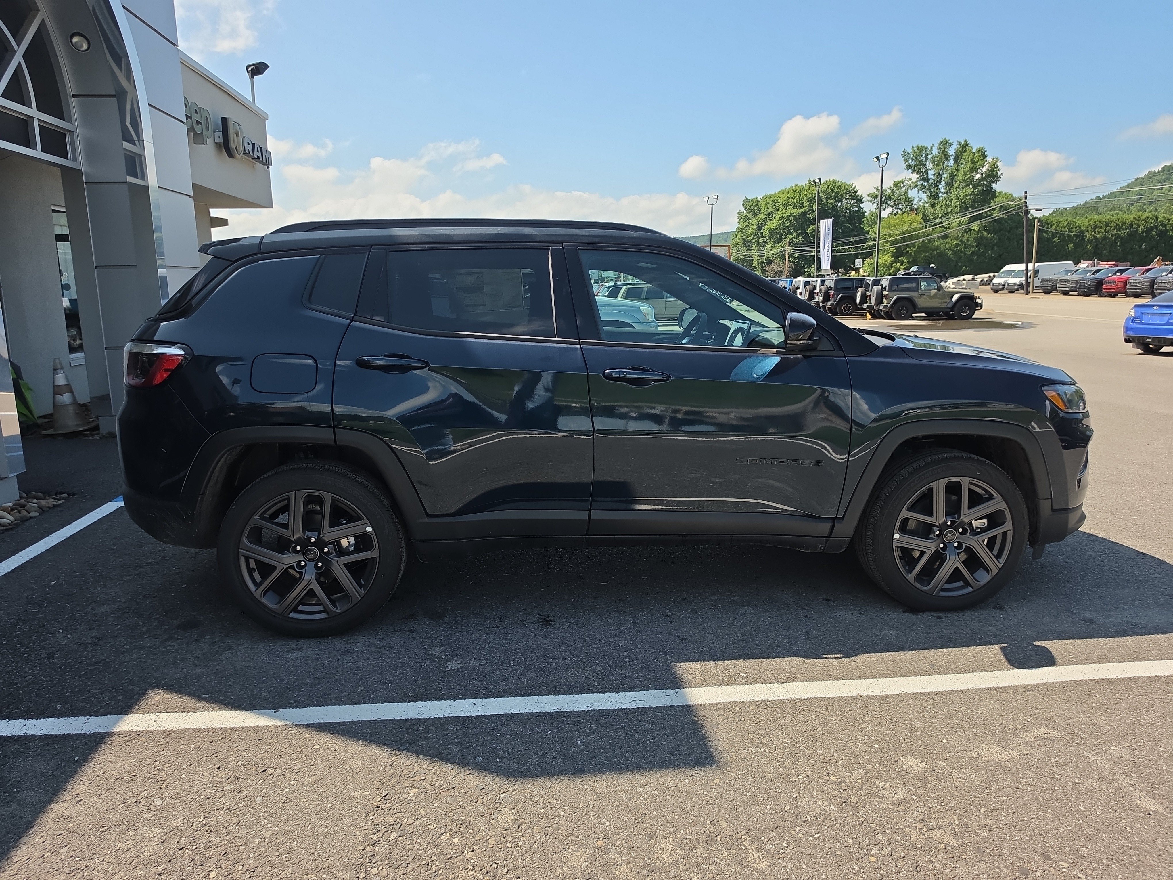 New 2026 Jeep Compass Limited AWD/4WD image 2