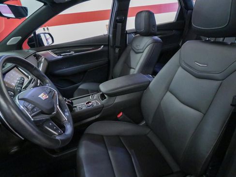 Used 2023 Cadillac XT5 Sportv w/ Technology Package AWD/4WD image 10