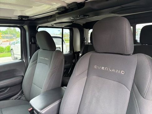 Used 2023 Jeep Gladiator Overland AWD/4WD image 23