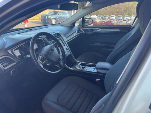Used 2019 Ford Fusion SE image 7