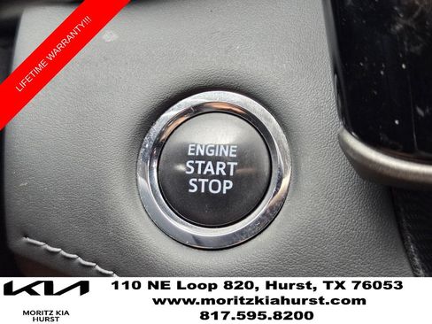 Used 2022 Toyota Highlander XLE FWD image 17