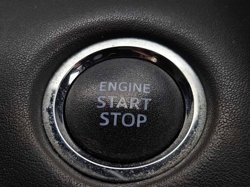 Used 2022 Toyota Highlander LE image 21