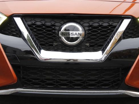 Used 2019 Nissan Maxima SR w/ Premium Package FWD image 15