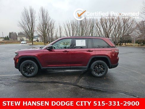 Used 2024 Jeep Grand Cherokee Altitude image 1