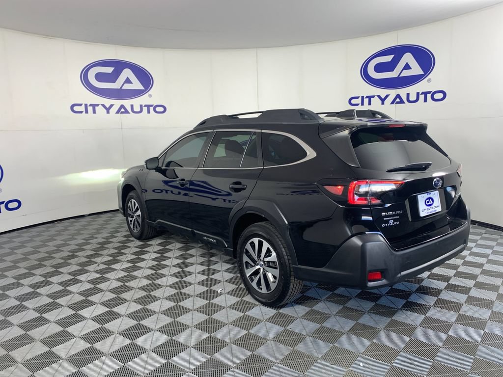 Used 2023 Subaru Outback Premium AWD/4WD image 5