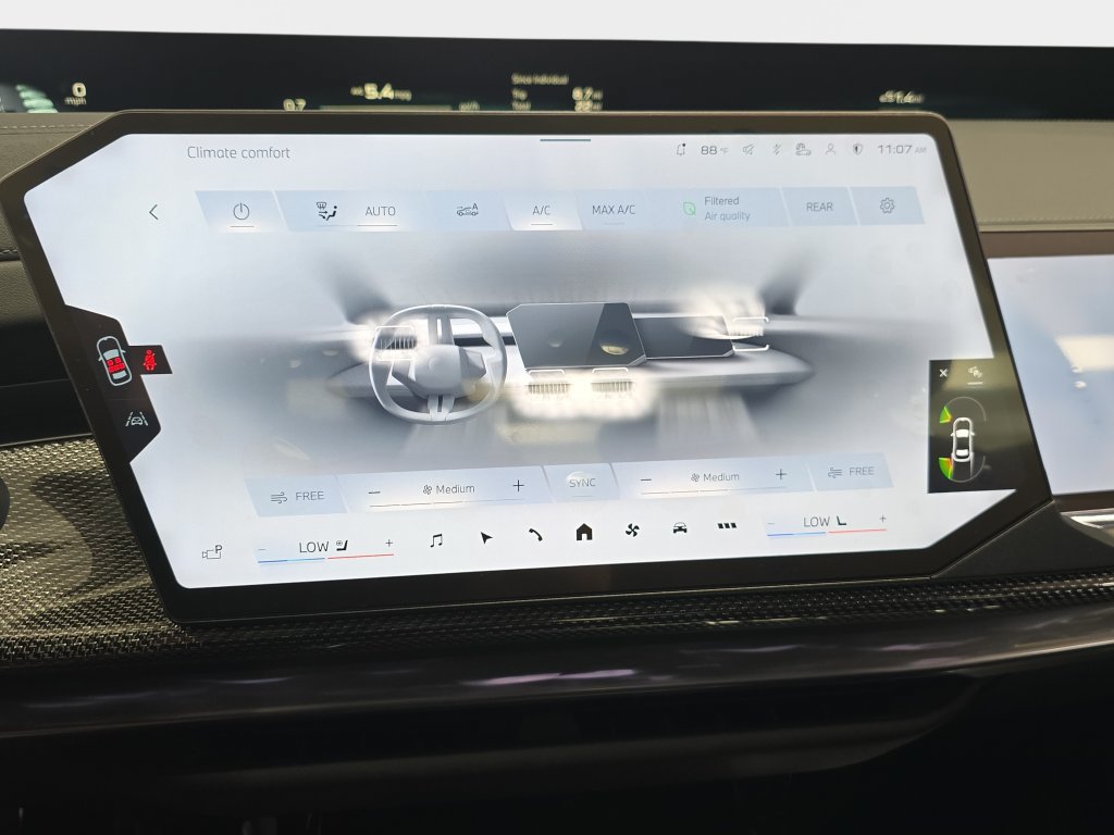 New 2027 BMW 740i w/ Executive Package RWD image 18