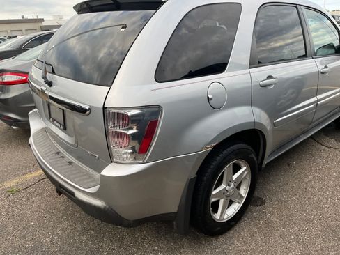 Used 2005 Chevrolet Equinox LT w/ Preferred Equipment Group AWD/4WD image 12