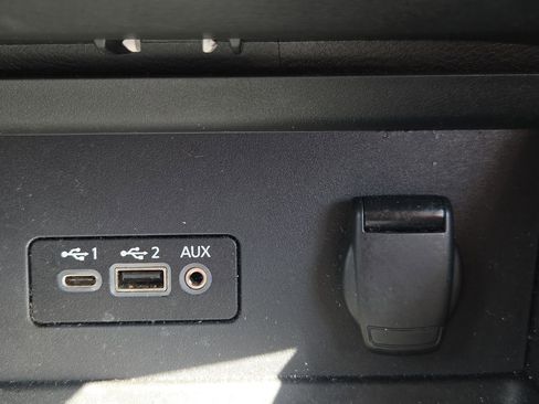 Used 2022 Nissan Sentra SV w/ All-Weather Package FWD image 28