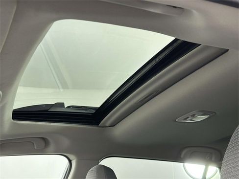 Certified 2025 Subaru Outback Premium image 32