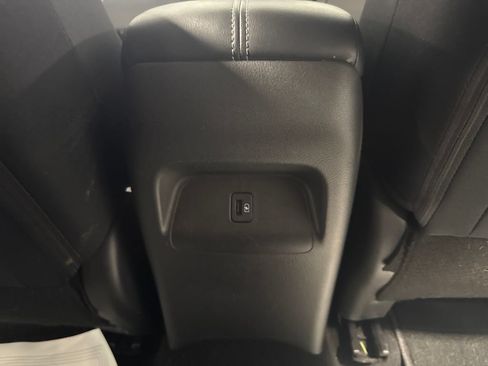 Used 2025 Nissan Sentra SV FWD image 35