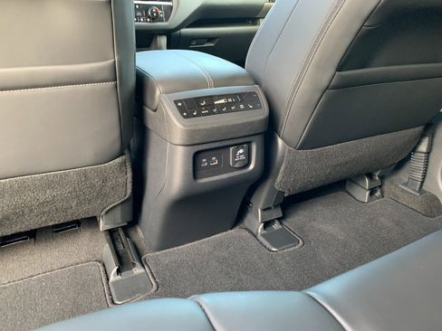 Used 2024 Nissan Pathfinder Platinum w/ Cargo Package image 26