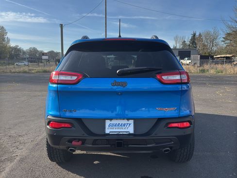Used 2018 Jeep Cherokee Trailhawk w/ Comfort/Convenience Group image 24