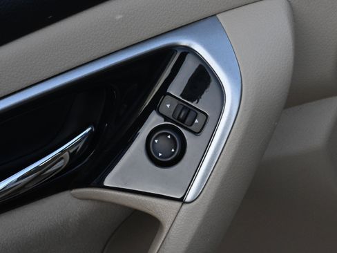 Used 2014 Nissan Altima 2.5 S w/ Display Audio Package image 32