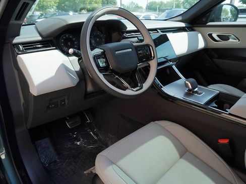 Used 2026 Land Rover Range Rover Velar Dynamic SE image 12