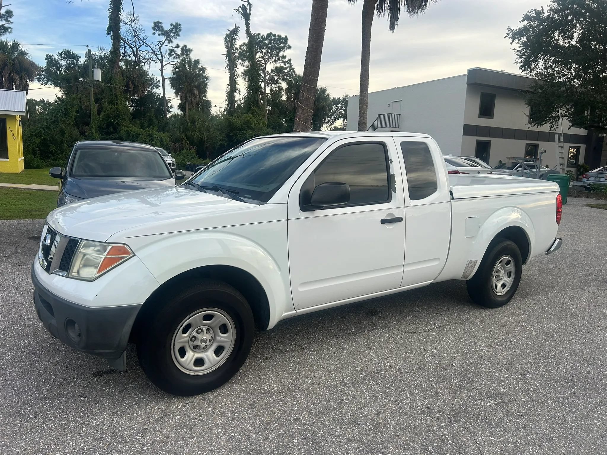 Used 2007 Nissan Frontier XE w/ Preferred Pkg RWD image 1