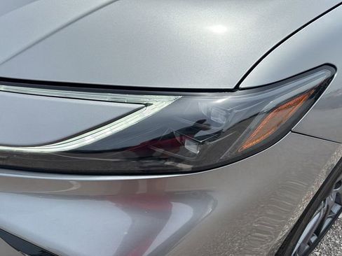 Used 2025 Toyota Camry XSE FWD image 9