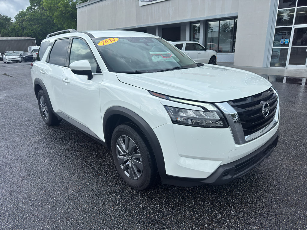 Used 2024 Nissan Pathfinder SV FWD image 3