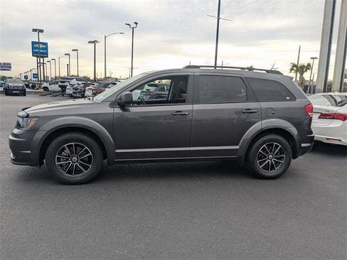 Used 2018 Dodge Journey SE w/ Blacktop Package image 7