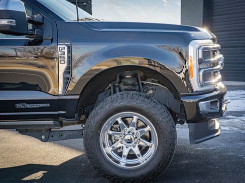 Used 2023 Ford F350 Platinum image 4