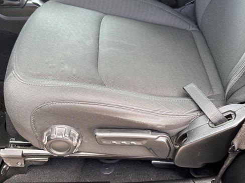 Used 2021 Jeep Wrangler Sport image 24