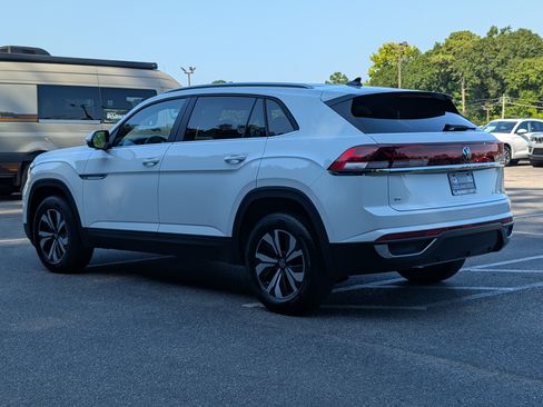 Used 2025 Volkswagen Atlas Cross Sport SE FWD image 7