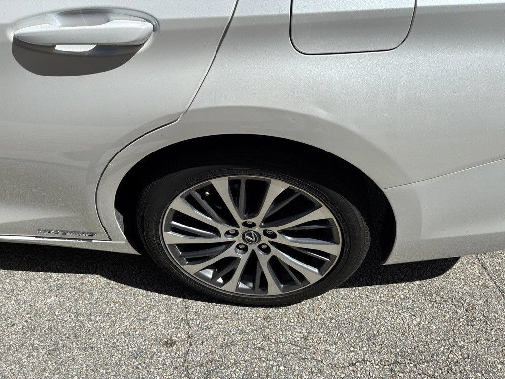 Used 2020 Lexus ES 300h w/ Premium Package FWD image 12