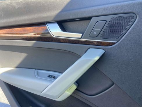 Used 2018 Audi Q5 2.0T Premium Plus w/ Premium Plus Package image 16