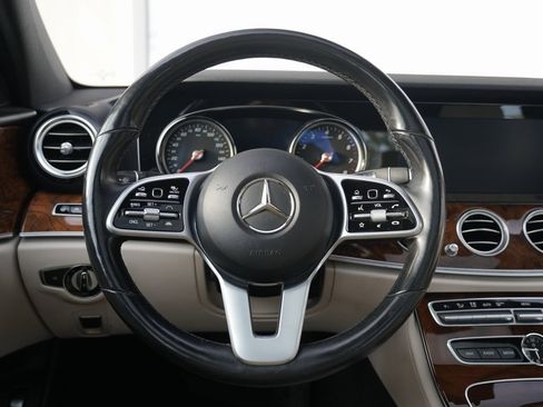 Used 2019 Mercedes-Benz E 300 4MATIC image 44