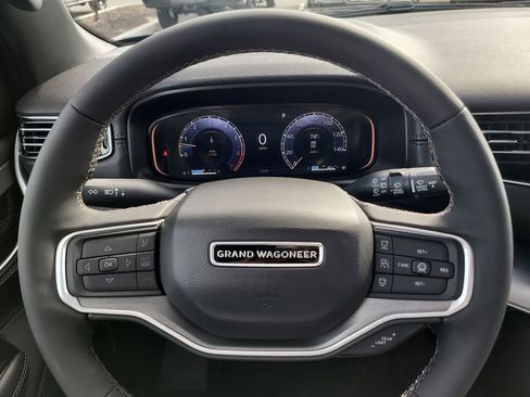 New 2026 Jeep Grand Wagoneer L 4WD w/ Premium Group I image 33