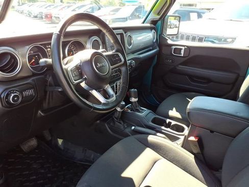 Used 2020 Jeep Wrangler Unlimited Sahara w/ Cold Weather Group AWD/4WD image 11