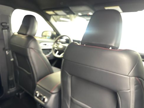 Used 2025 Ford Explorer ST-Line w/ Premium Package RWD image 41