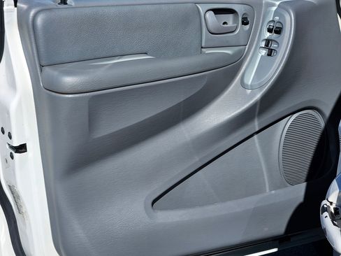 Used 2007 Dodge Grand Caravan SXT image 16