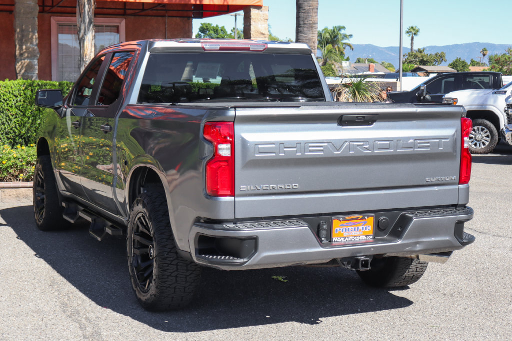 Used 2019 Chevrolet Silverado 1500 Custom w/ Custom Convenience Package AWD/4WD image 6