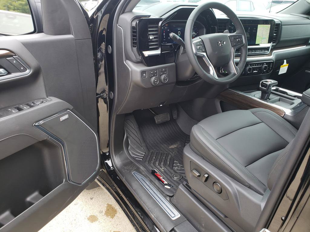 New 2026 Chevrolet Silverado 1500 RST w/ Convenience Package II AWD/4WD image 13