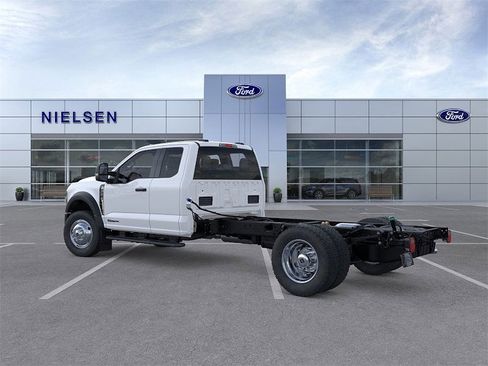 New 2025 Ford F550 4x4 Supercab Super Duty image 4